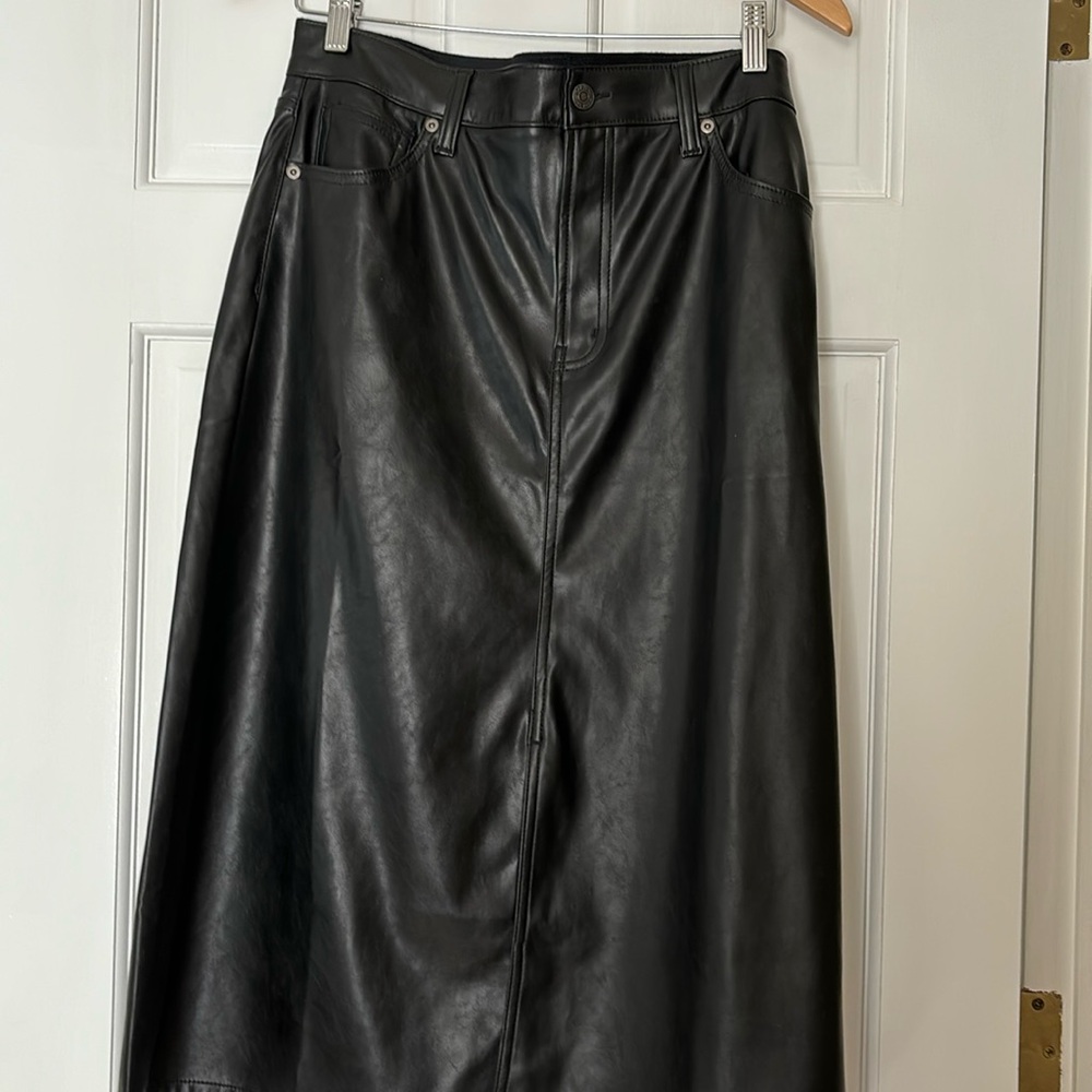 Gap faux leather black skirt.  Size 32/14 R